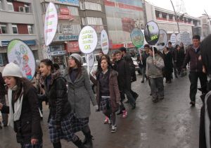 Öğrencilerden sigara tepkisi